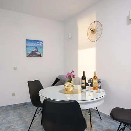 Apartment By The Sea Mavarstica, Ciovo - 20161 *